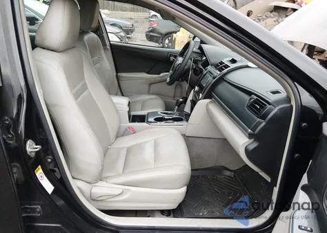 2014 Toyota Camry Hybrid Le z USA, uszkodzony, nr VIN 4T1BD1FK7EU123561